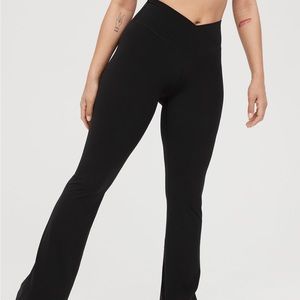 Crossover waist flare leggings
